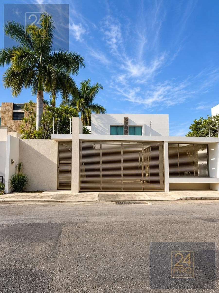 | Beautiful home for sale in Montebello |