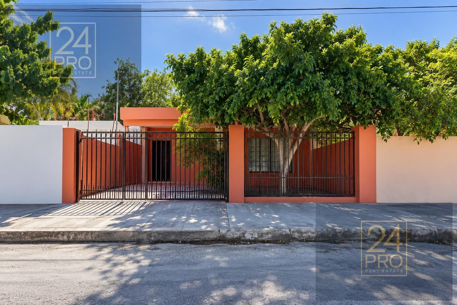 | House for Sale in Downtown Mérida |