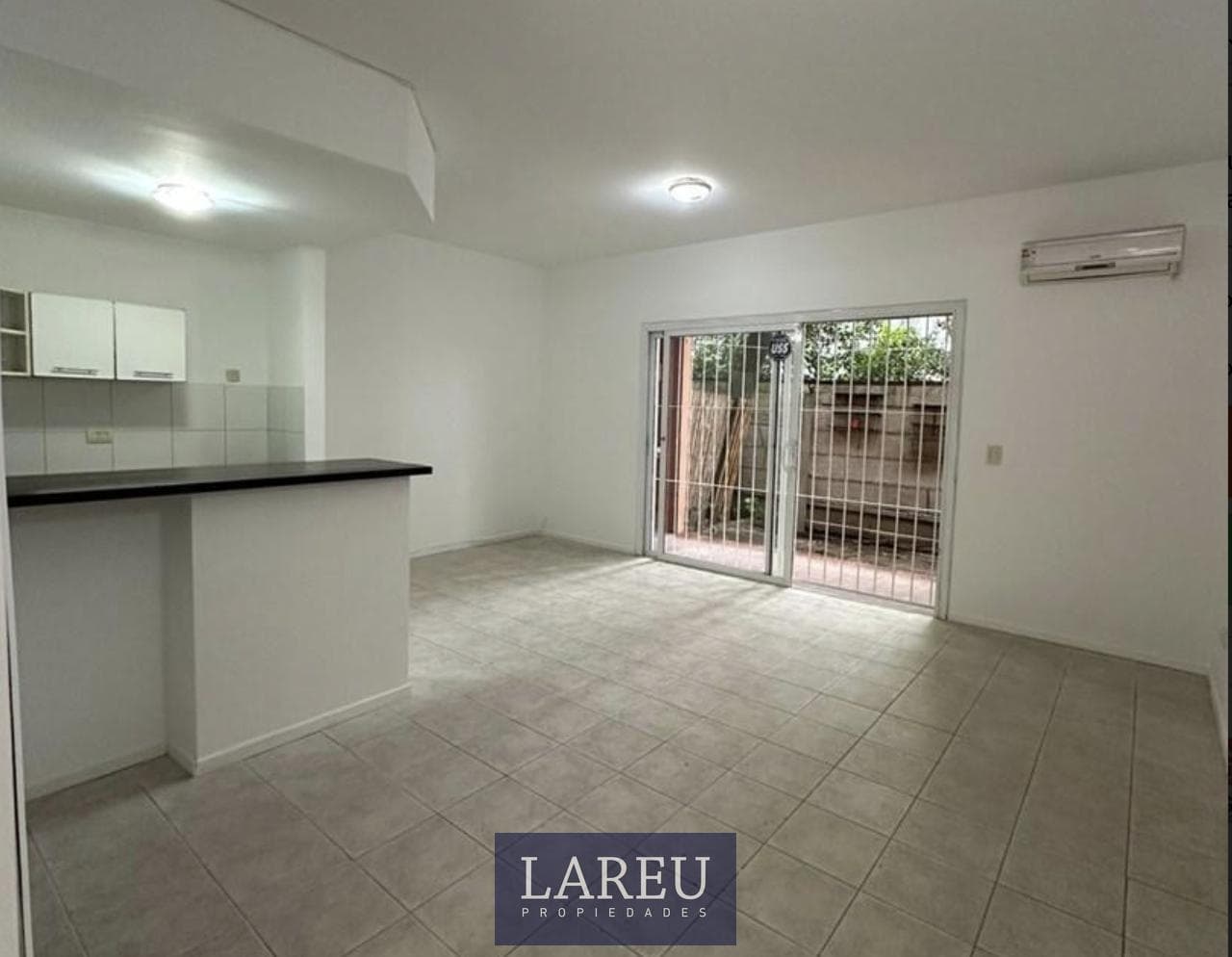 Apartment for rent in Las Recovas, Pilar.
