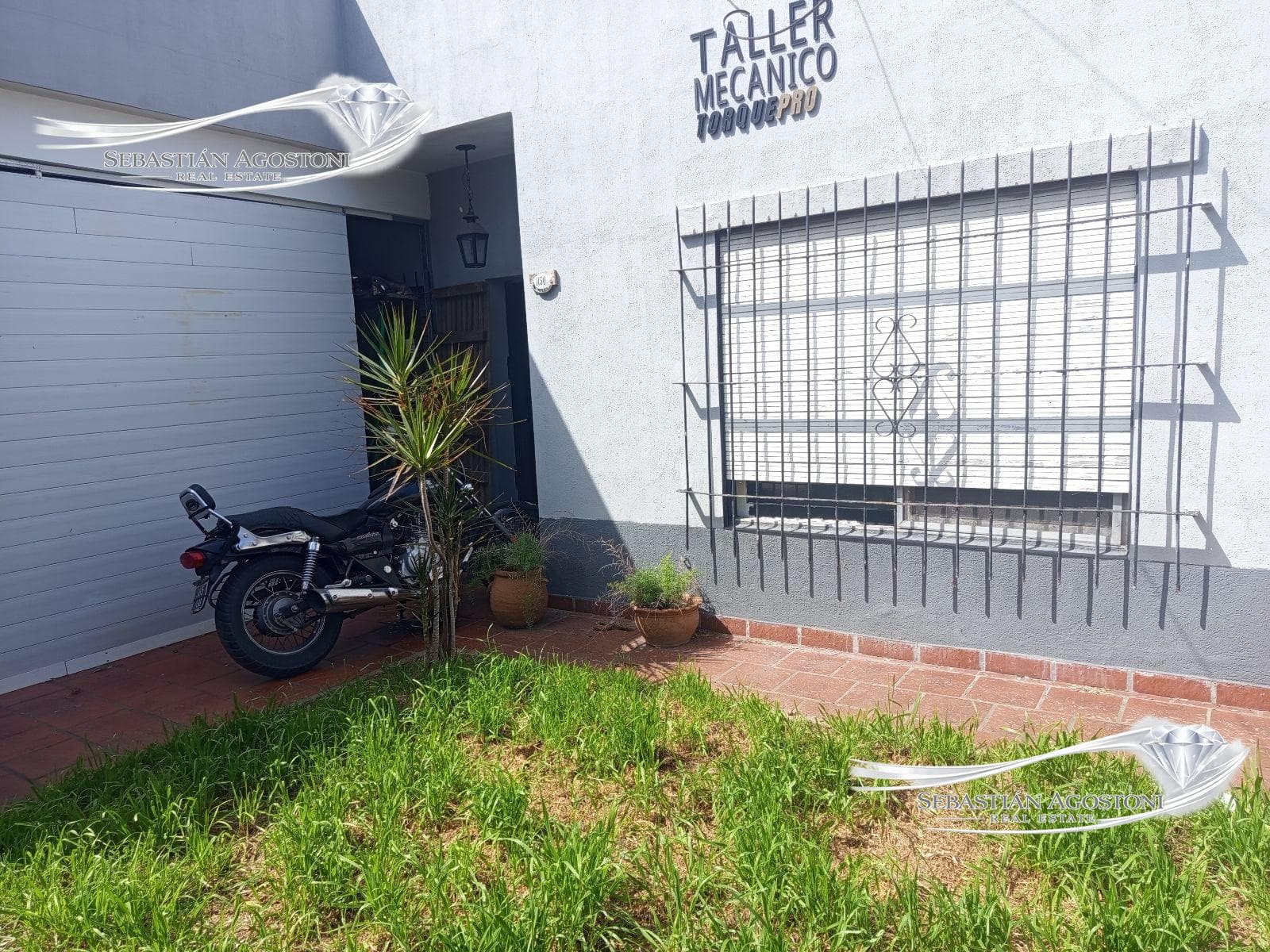 HOUSE WITH LARGE LOT AND EXCELLENT POTENTIAL – SOUTH ITUZAINGÓ