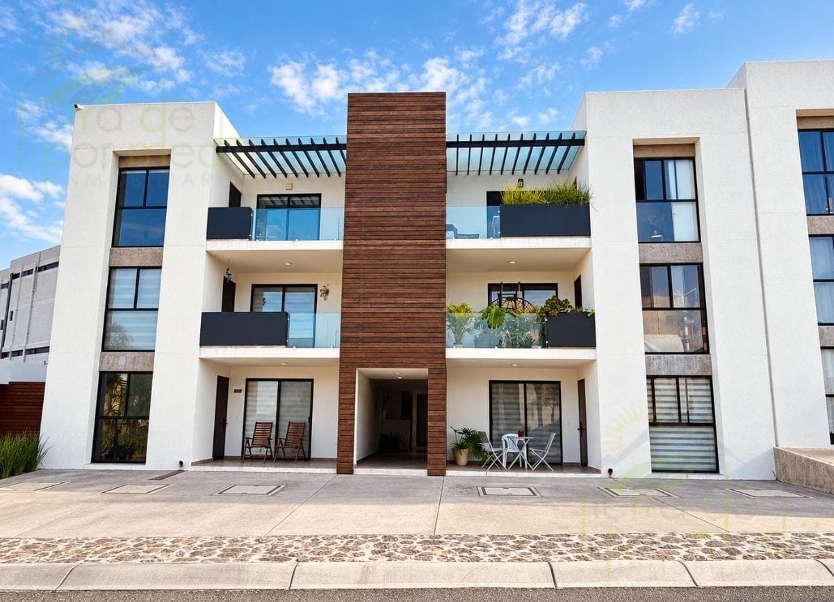 Ground-Floor Apartment, Private with Amenities in Juriquilla