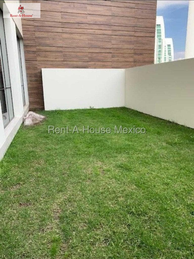 Apartment for Rent with a Garden in Cosmocrat Interlomas