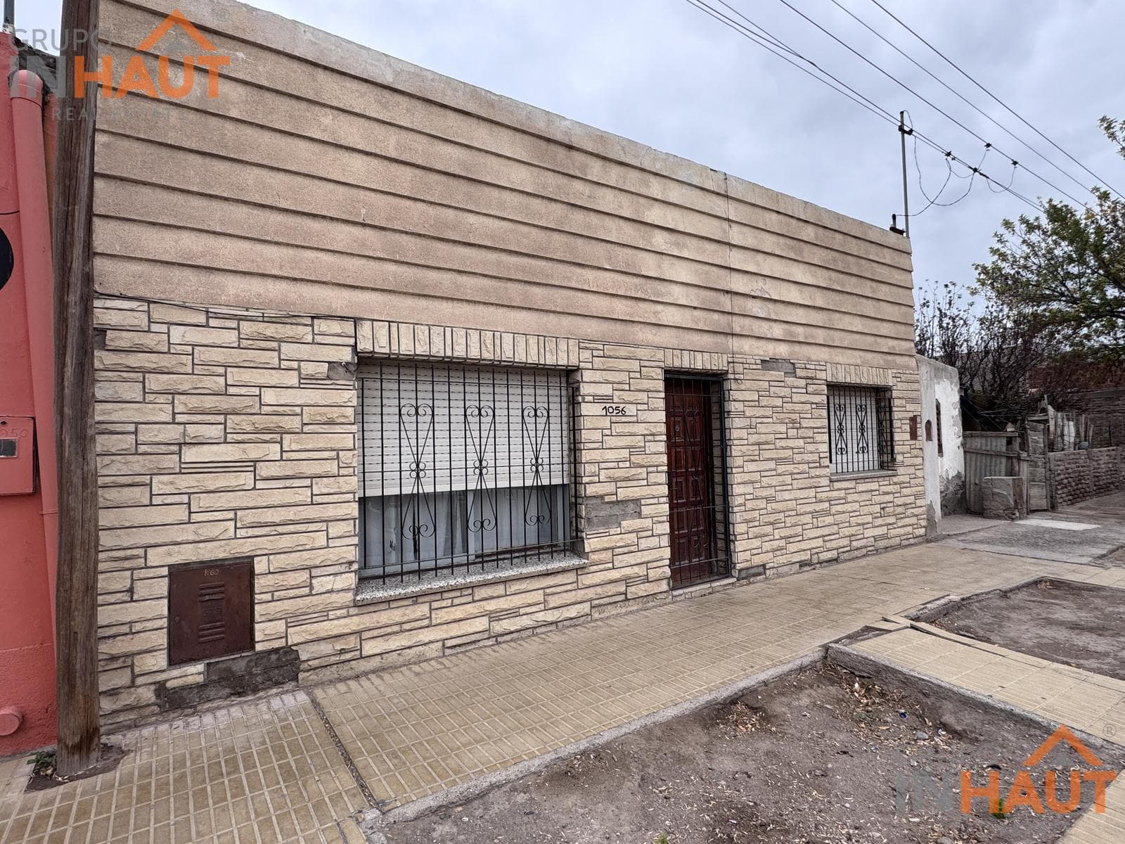 House with an apartment in Cipolletti