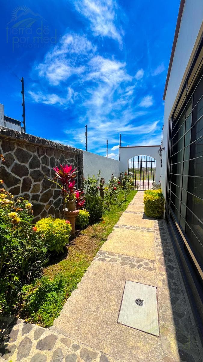 Single-Story House in Cumbres del Lago Juriquilla, Querétaro