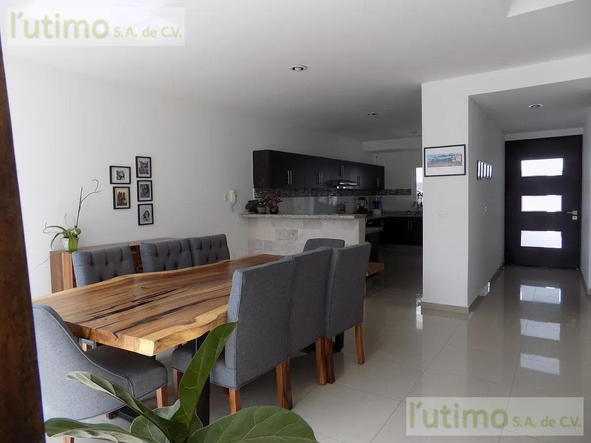 HOUSE FOR SALE, LA CAÑADA SUBDIVISION, CUERNAVACA.