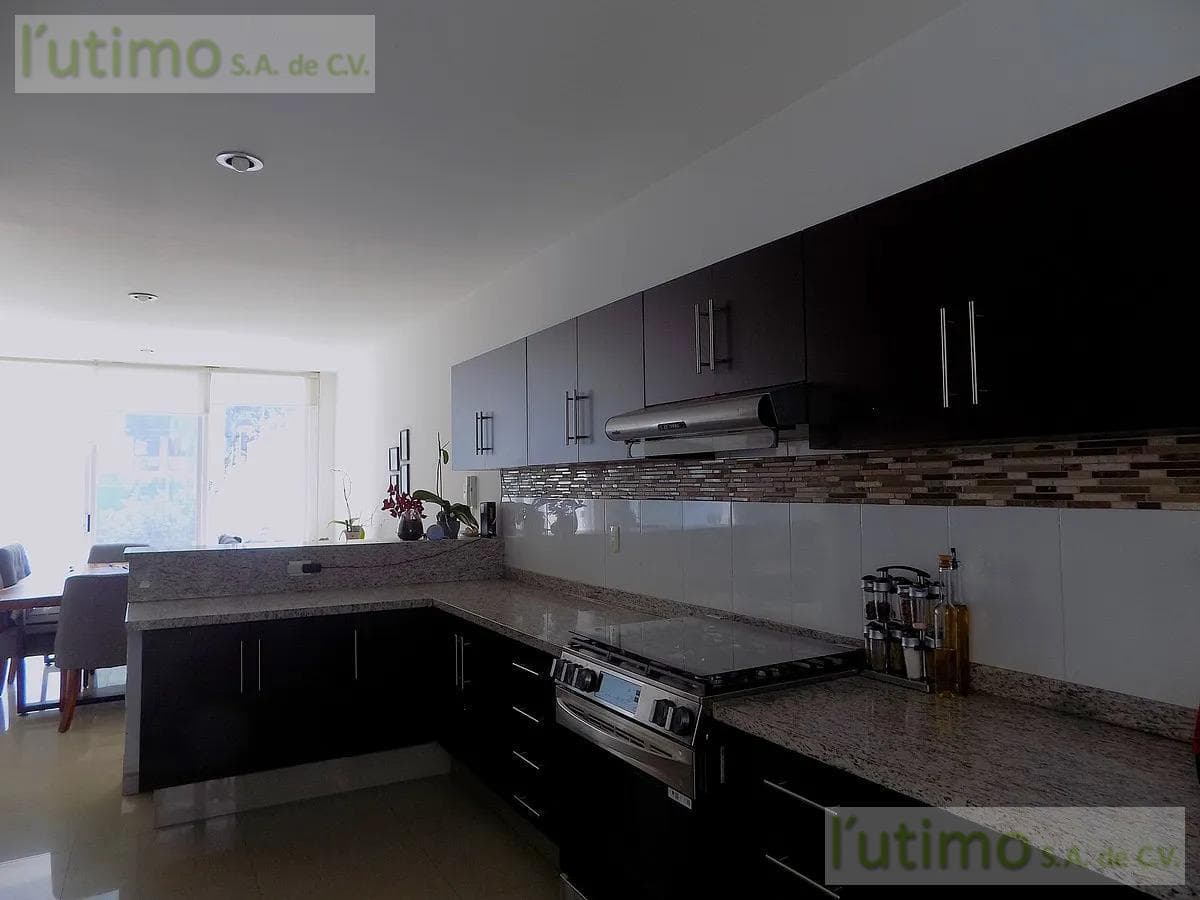 HOUSE FOR SALE, LA CAÑADA SUBDIVISION, CUERNAVACA.