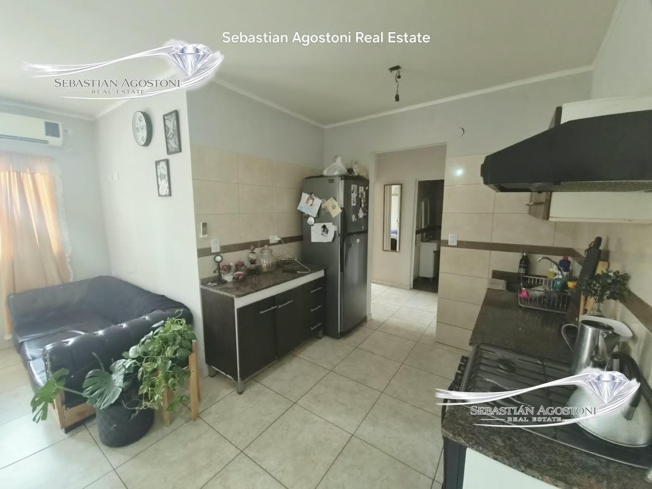 3-room townhouse for rent with an uncovered parking space