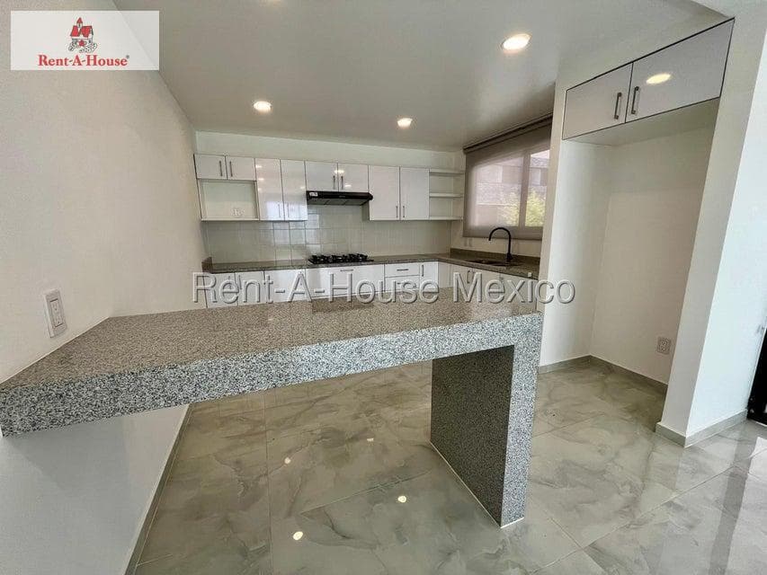 House for Rent in Bosques del Lago, Cuautitlán Izcalli, JL 27-1049.