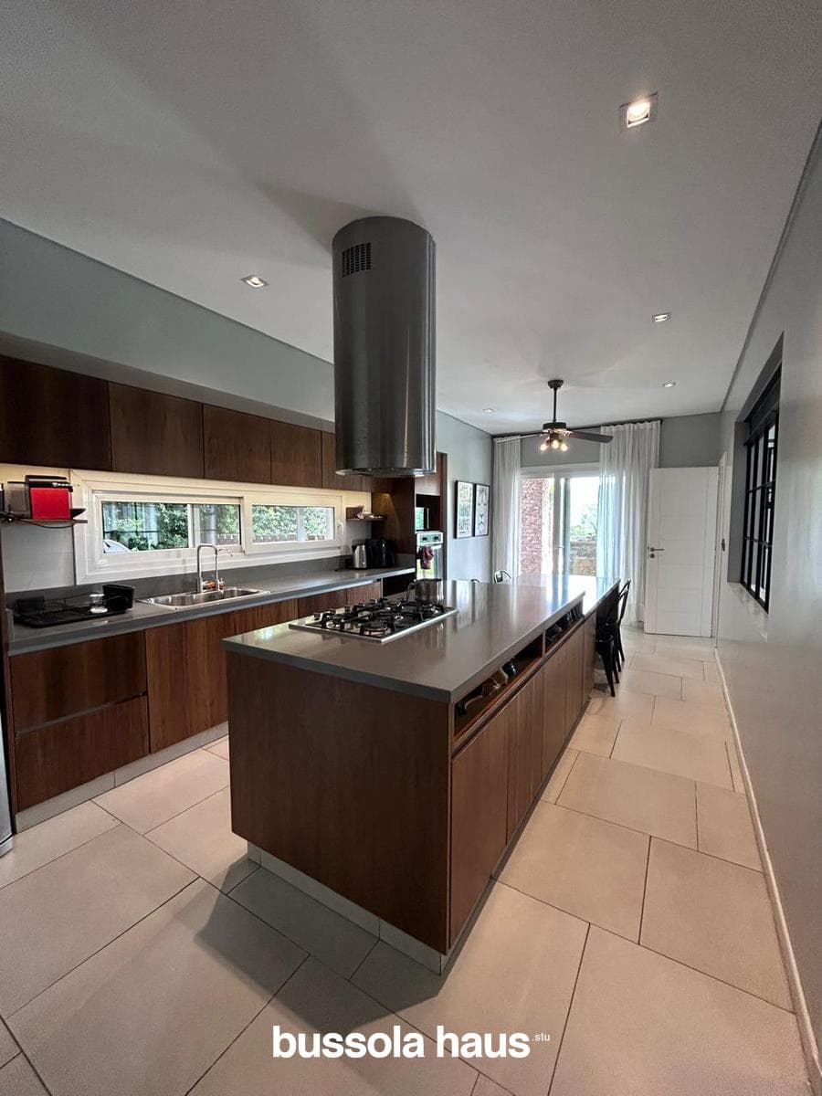 Casa en venta de 5 ambientes con pileta en Ceibos Puertos Escobar