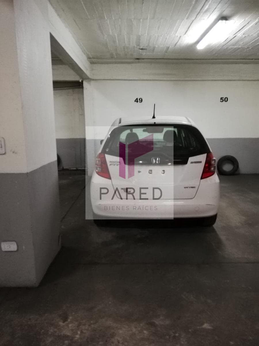 Covered garage for sale in La Plata.
