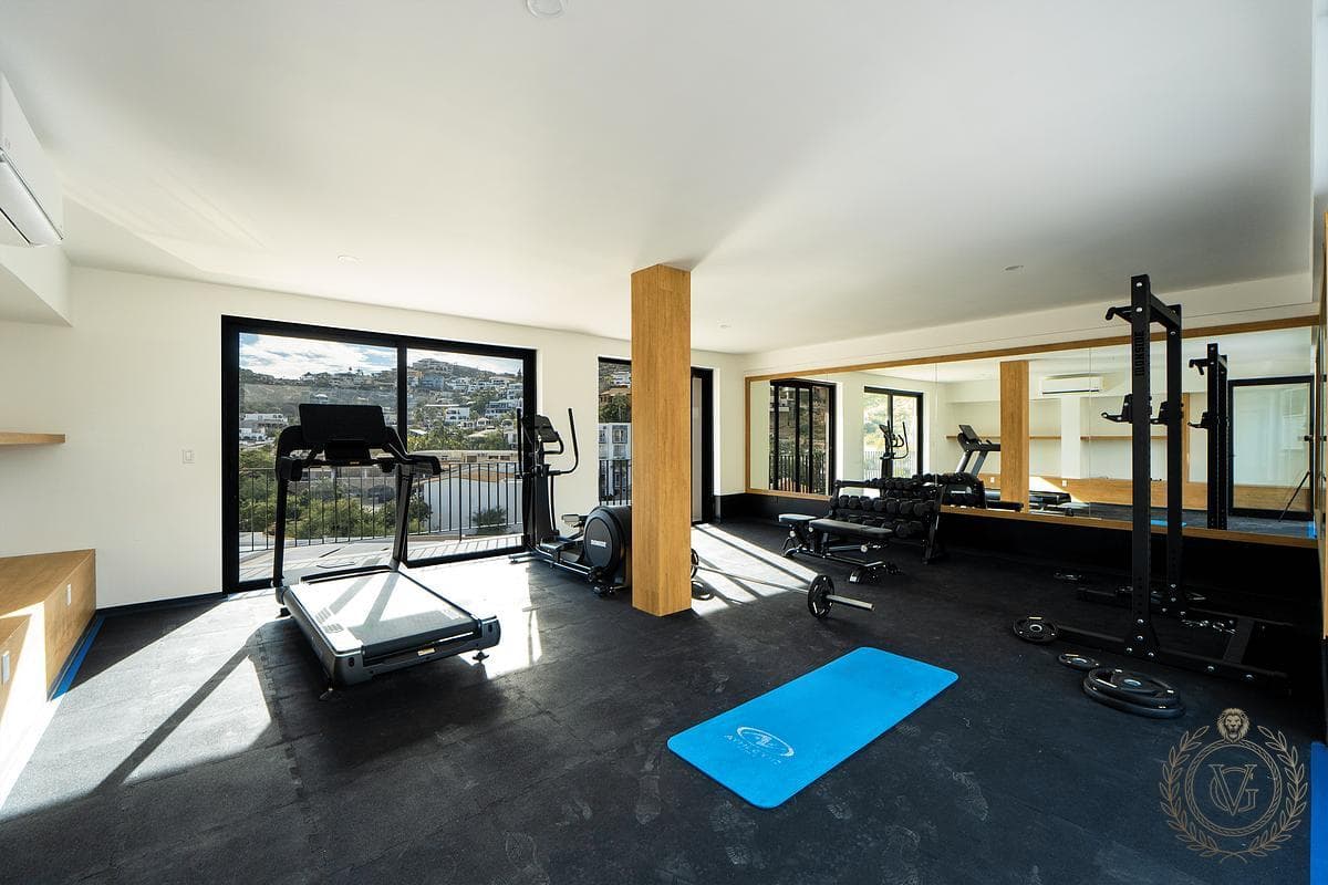 Spacious 2-Bedroom Apartment with a Terrace and Amenities in Cabo San Lucas