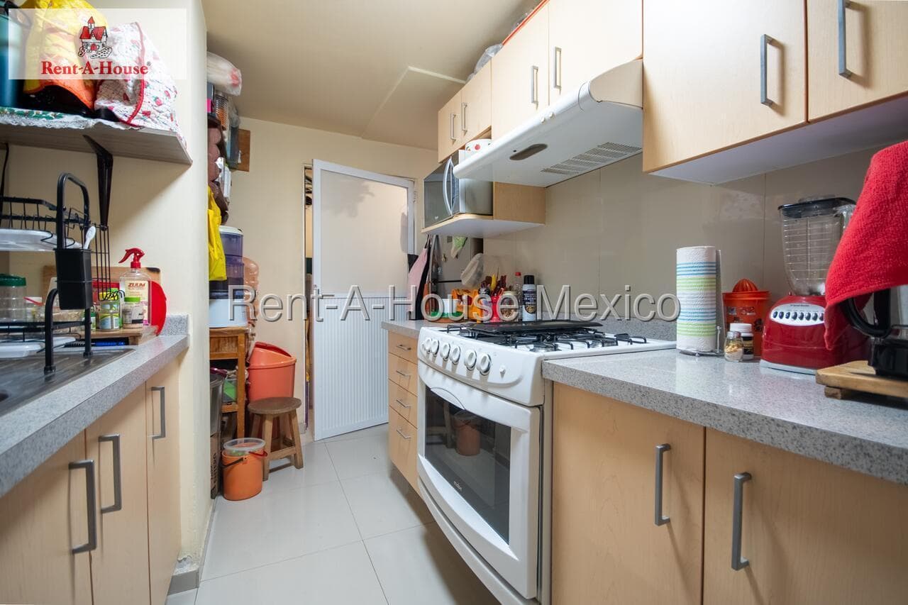 Apartment for Sale in Cuauhtémoc, Renacimiento AM. 27-806