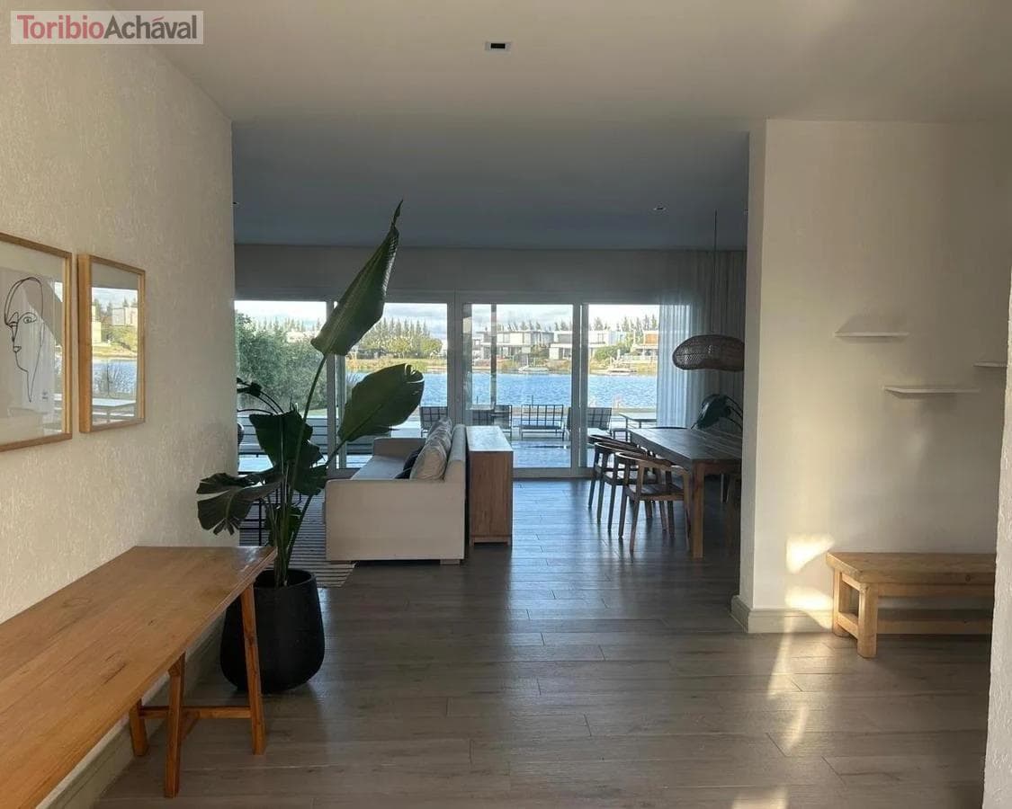 Lagoon-View House in Barbarita: 5 en-suite bedrooms, pool, and dock
