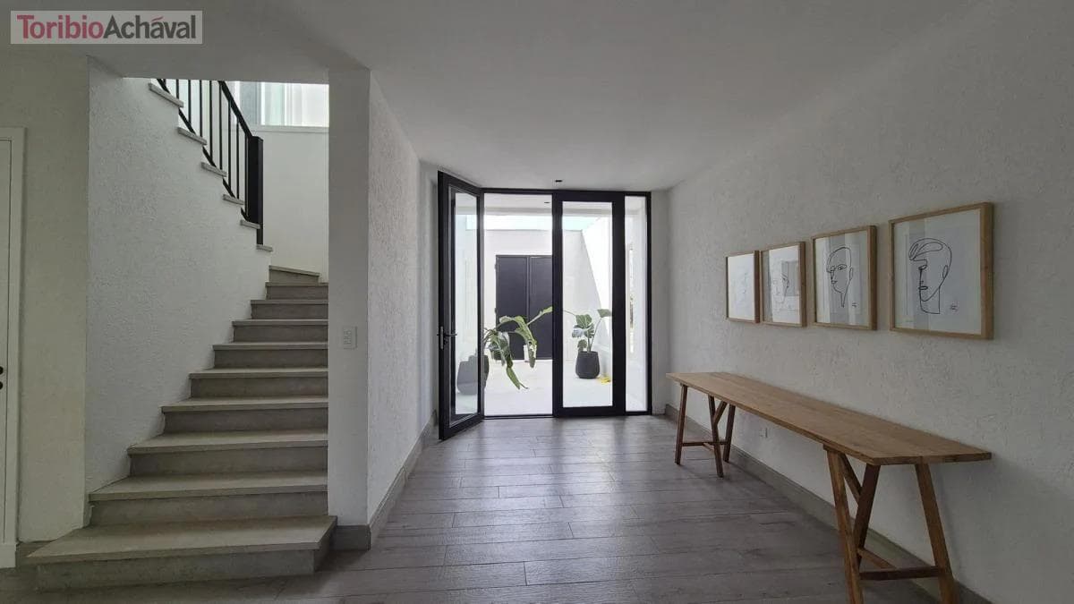 Lagoon-View House in Barbarita: 5 en-suite bedrooms, pool, and dock