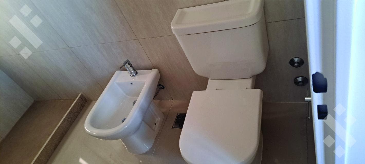 1-BEDROOM APARTMENT FOR RENT
