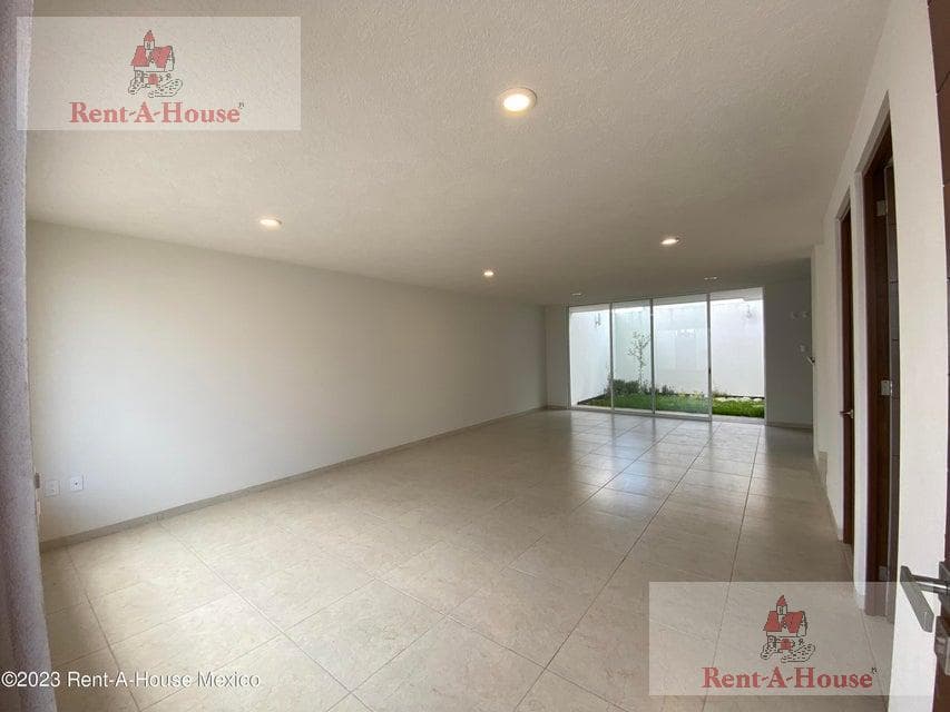 House for Sale in San Salvador Tizatlalli, Metepec, JL 27-923.