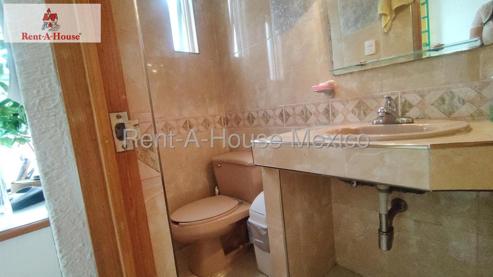 House for Sale in Santa Ana, EOD 27-1009