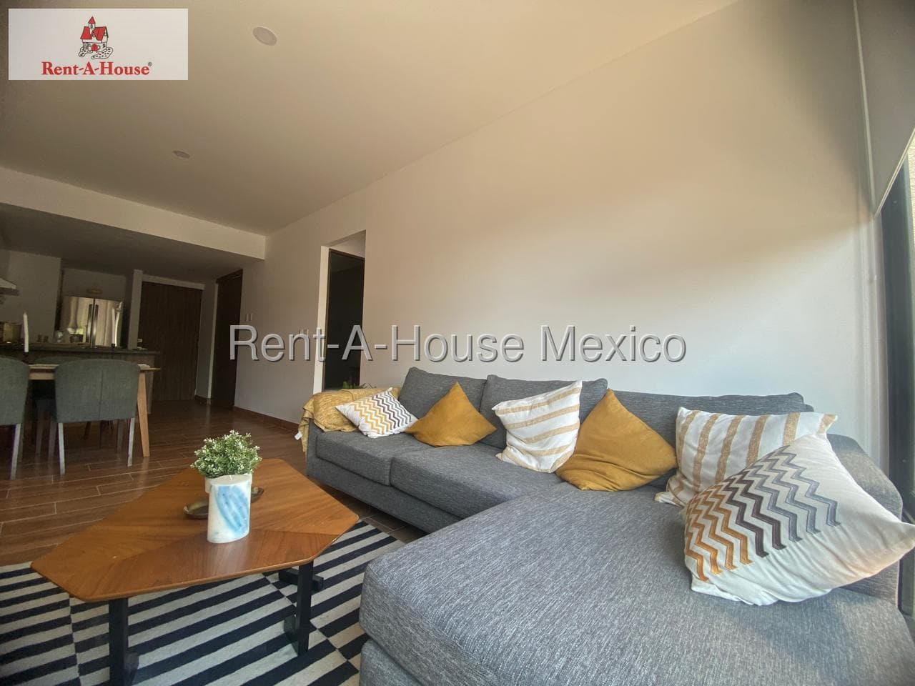 Apartment for Sale on Josefa Ortiz de Domínguez Street, Benito Juárez, RG 27-1080