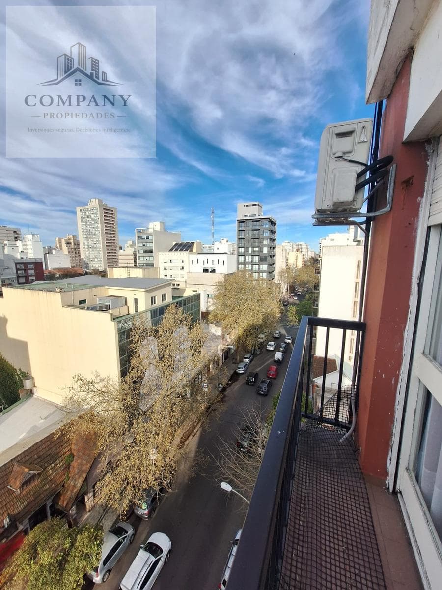 3-room apartment for sale, facing the street