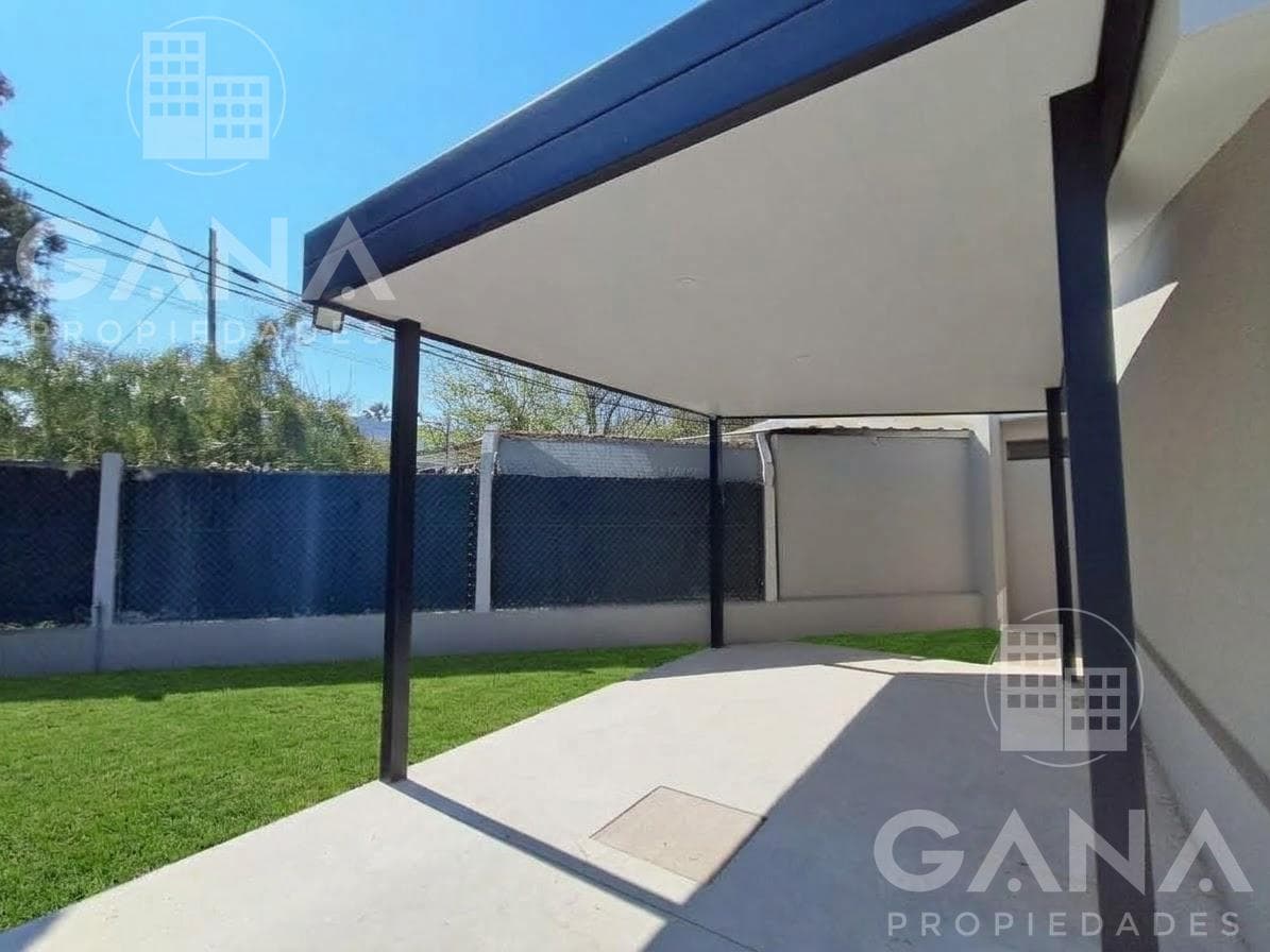 Casa frente en venta en Lomas de Alberdi a estrenar 4 dormitorios 2 baños
