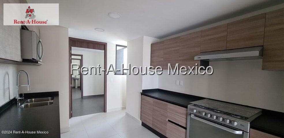 Apartment for Rent in Huixquilucan, Bosque Real GIS 27-916.