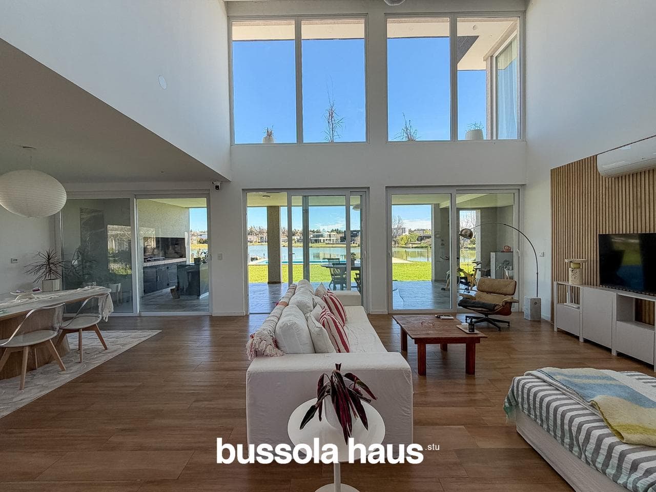 Casa en venta 4 dormitorios al lago en el Canton Norte Escobar
