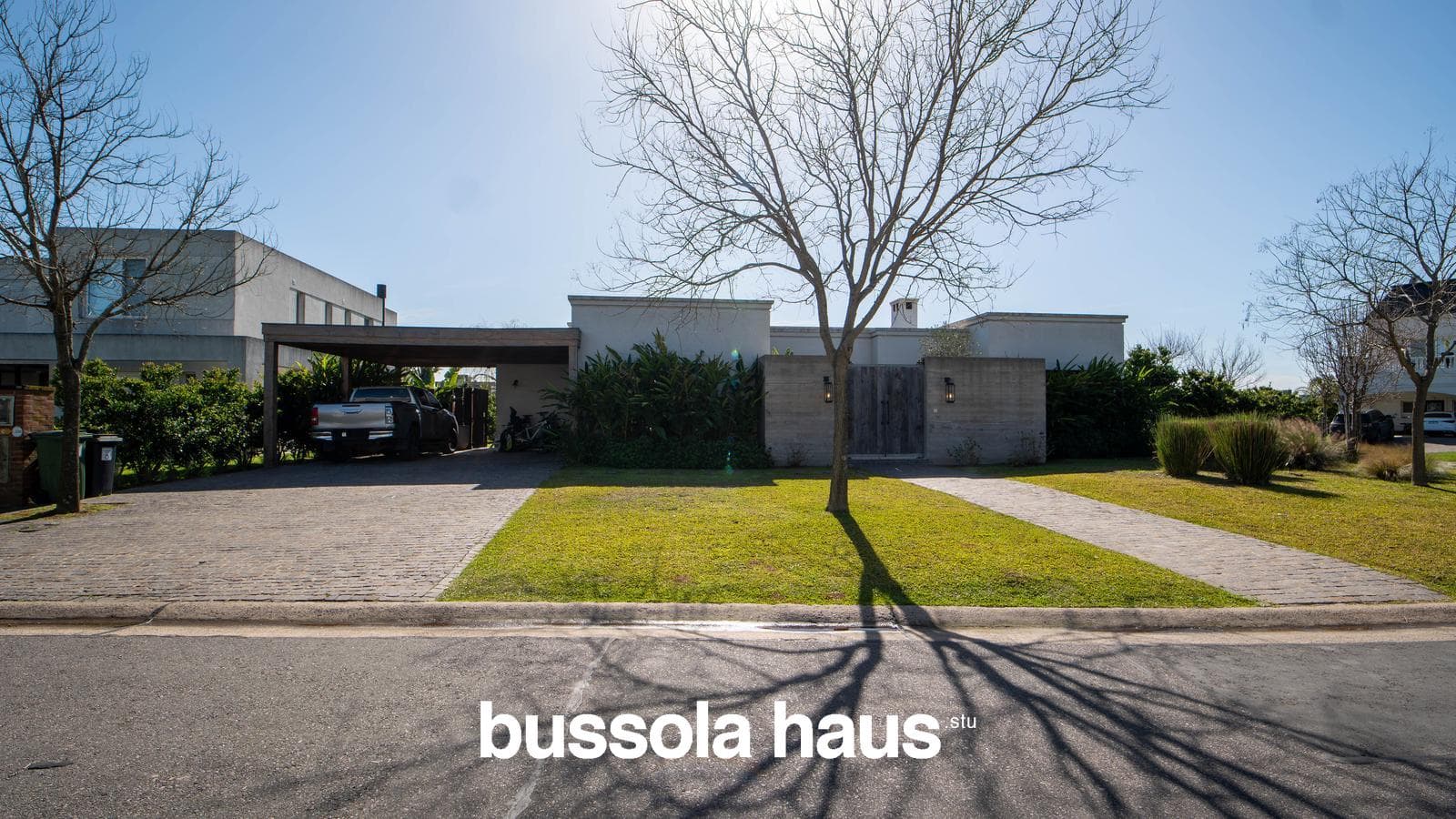 Casa en alquiler anual en una planta al lago central en Muelles Puertos Escobar