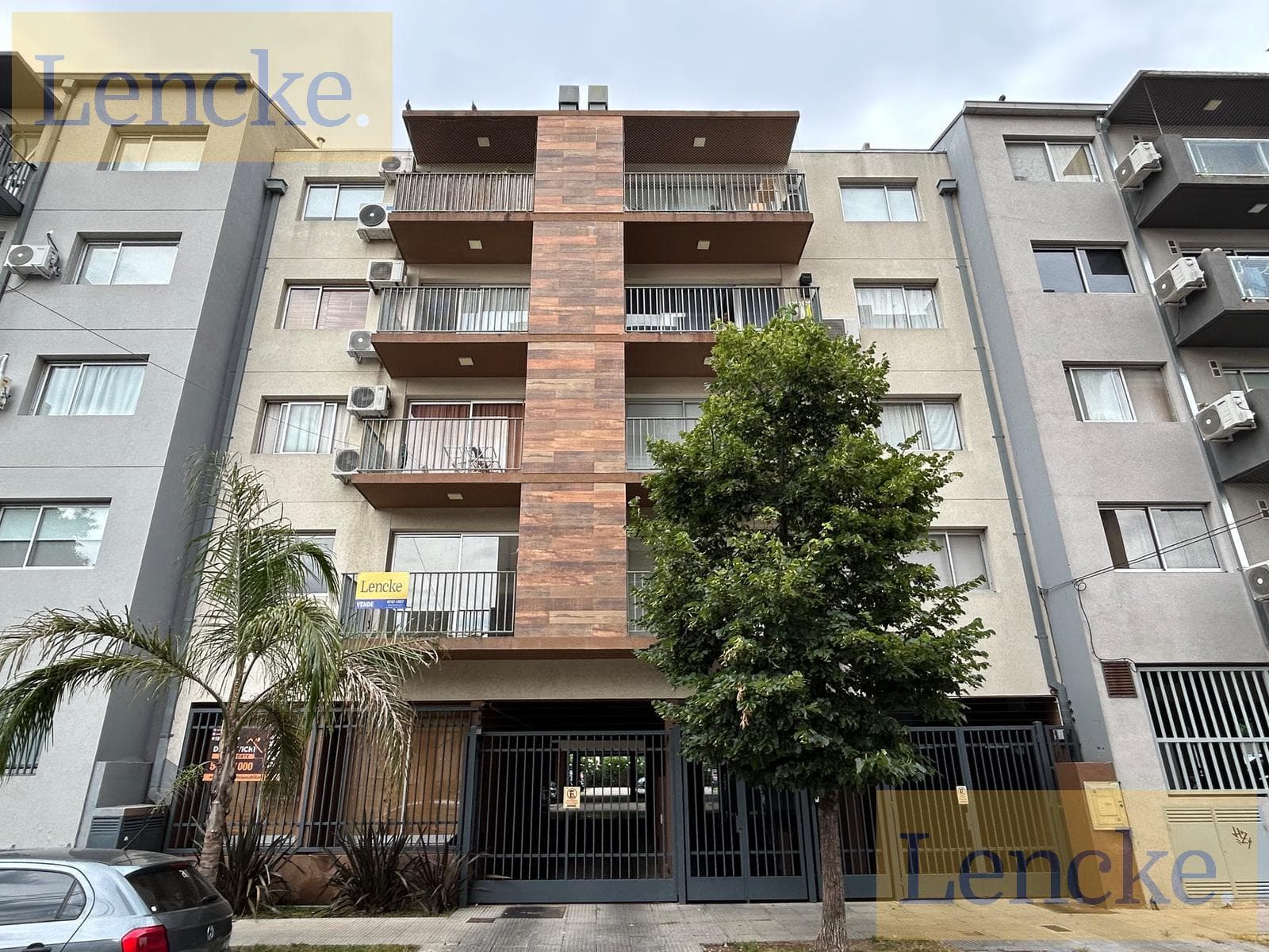 Brand new, available immediately, 2-room apartment for sale, garage included