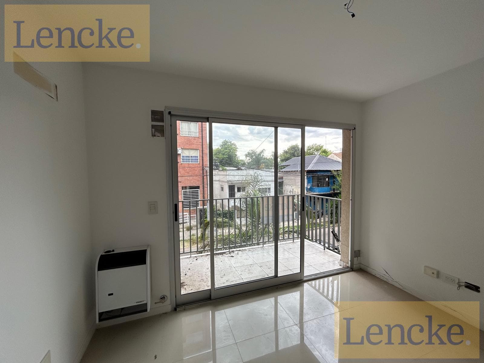 Brand new, available immediately, 2-room apartment for sale, garage included