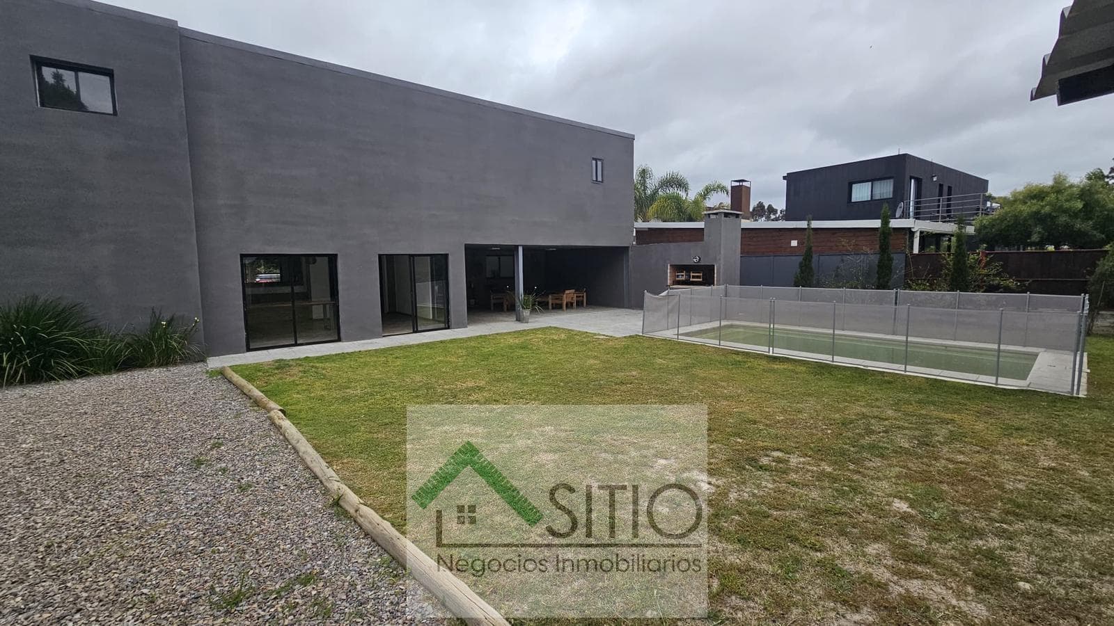 Vendo Casa de 4 dormitorios y 2 baños en Punta Pinares El Pinar