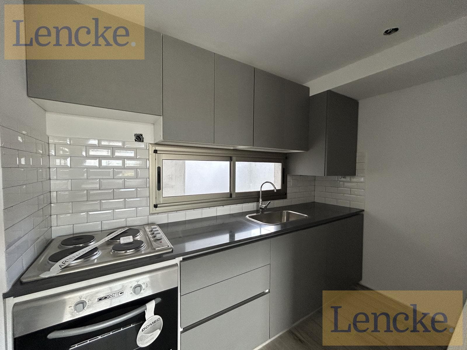 Lencke is selling - Excellent 2-room apartment with en suite bathroom, balcony/grill, building with pool, gym, and 24-hour security