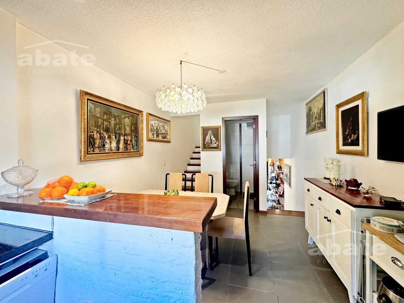 Modern House for Sale in Pocitos: 2 Bedrooms and a Garage