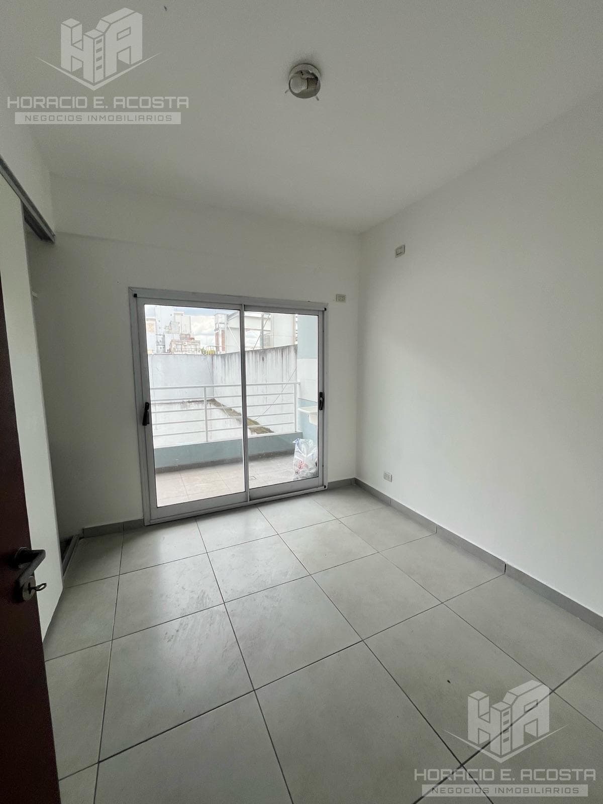 2 AMBIENTES CON BALCON san martin centro