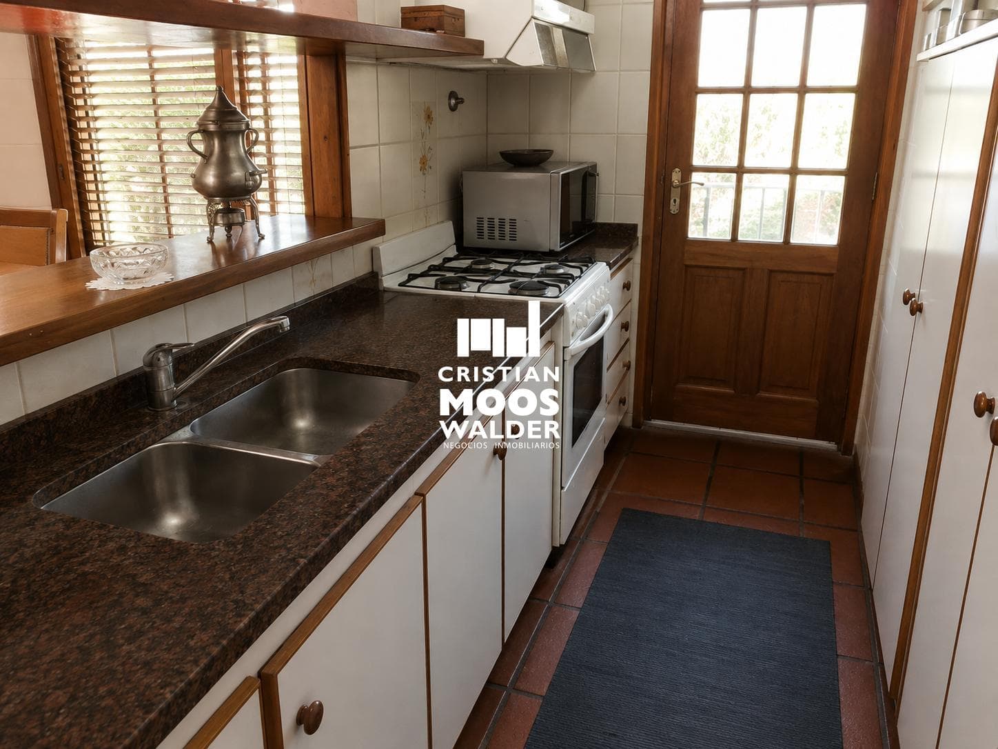House for Sale with 6 Rooms - Country Maschwitz Club