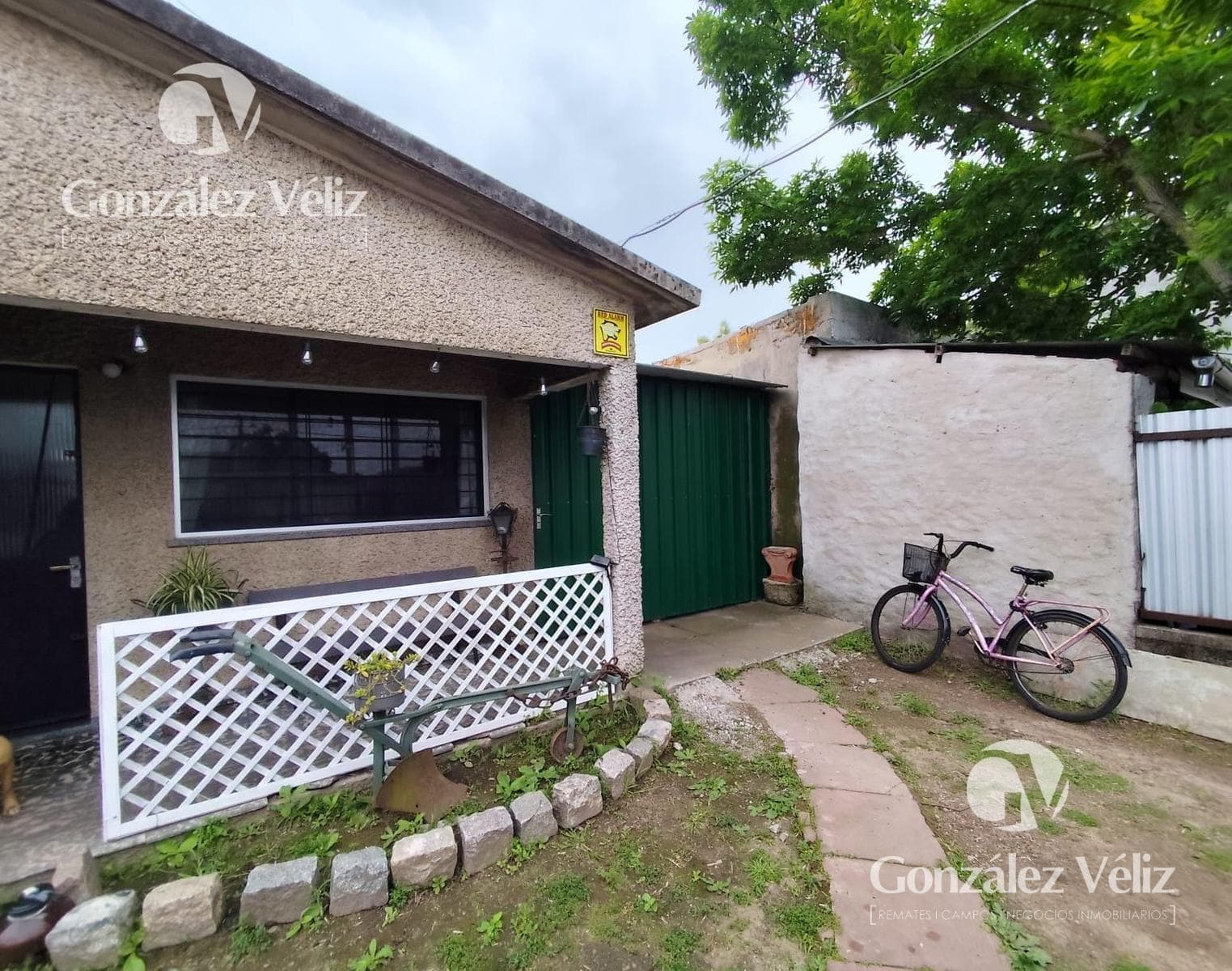 Casa en venta, muy buena construcción!!