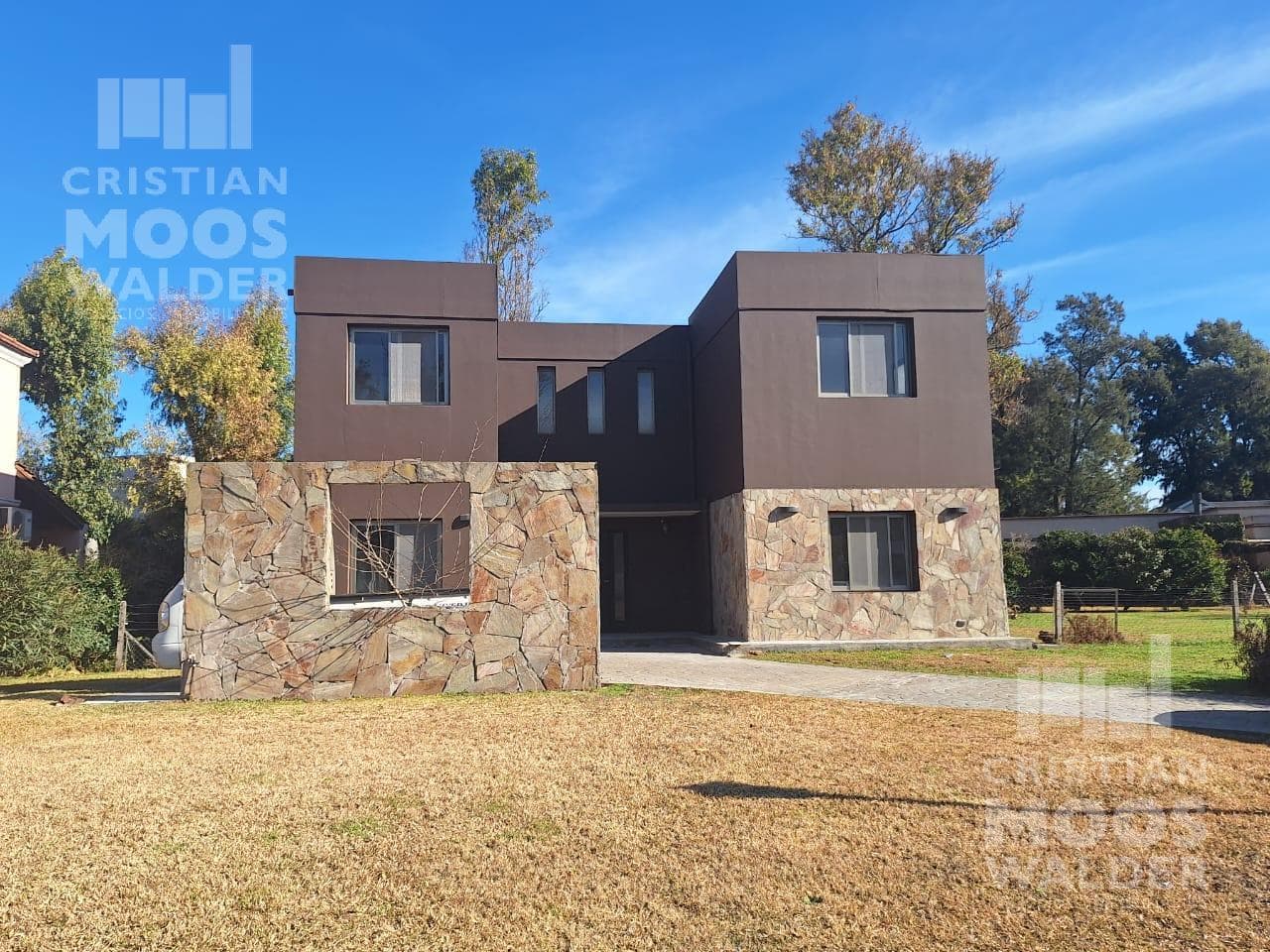 Eligible for a home loan, 6-room house for sale, gated community