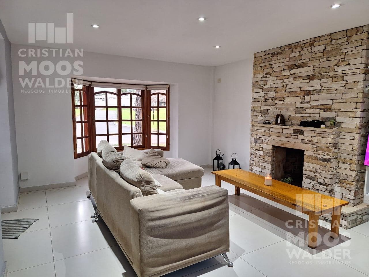 House for Sale: 5-Room Home at Country Maschwitz Club