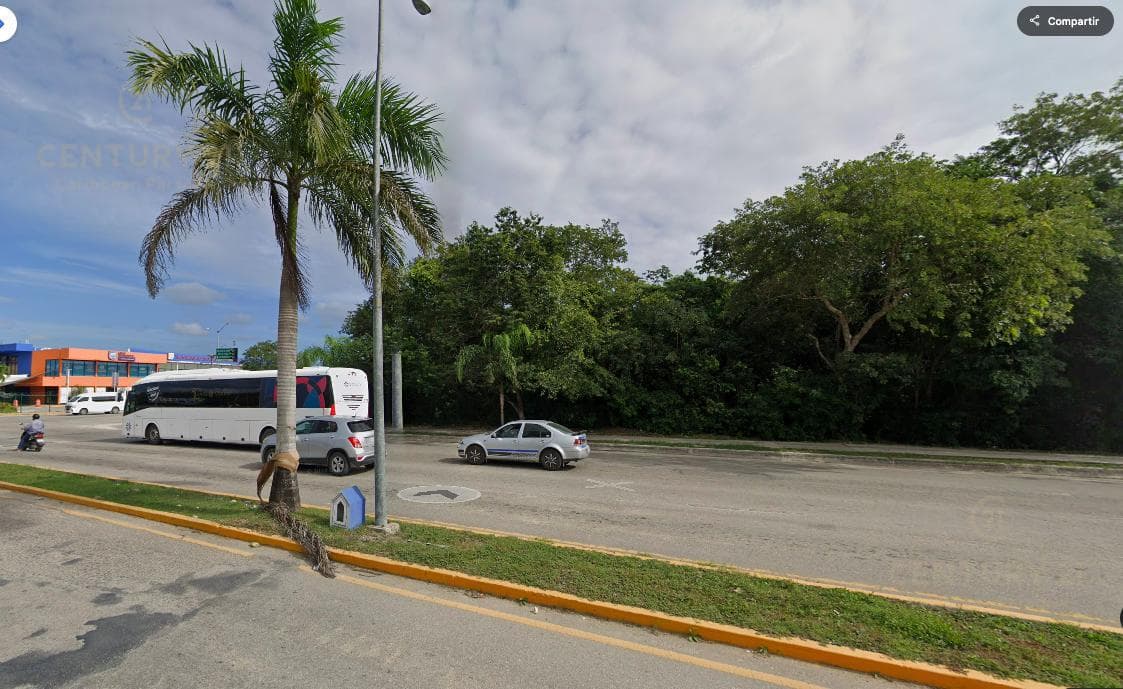Commercial Lot for Sale on Av. Universidades, Arrecifes, Playa del Carmen, P2611