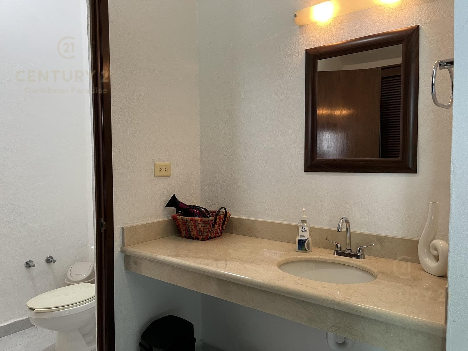 Renta largo plazo departamento amueblado en centro, Playa del carmen P1297