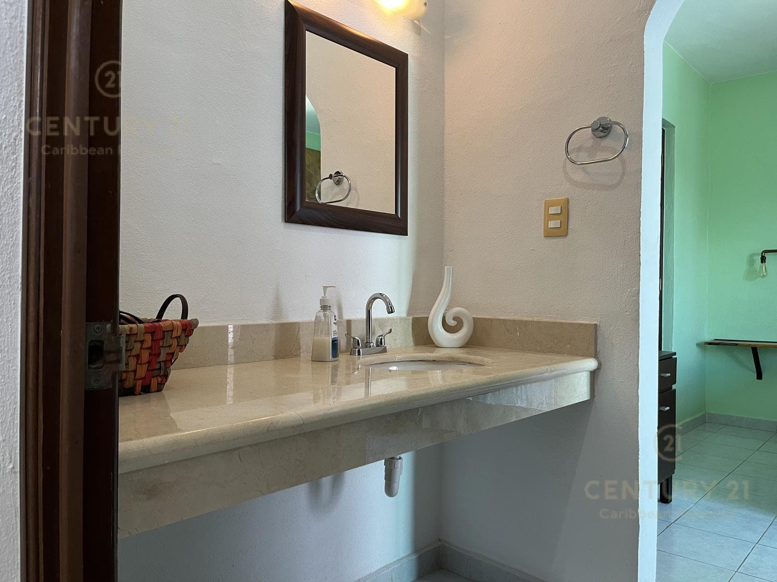 Renta largo plazo departamento amueblado en centro, Playa del carmen P1297