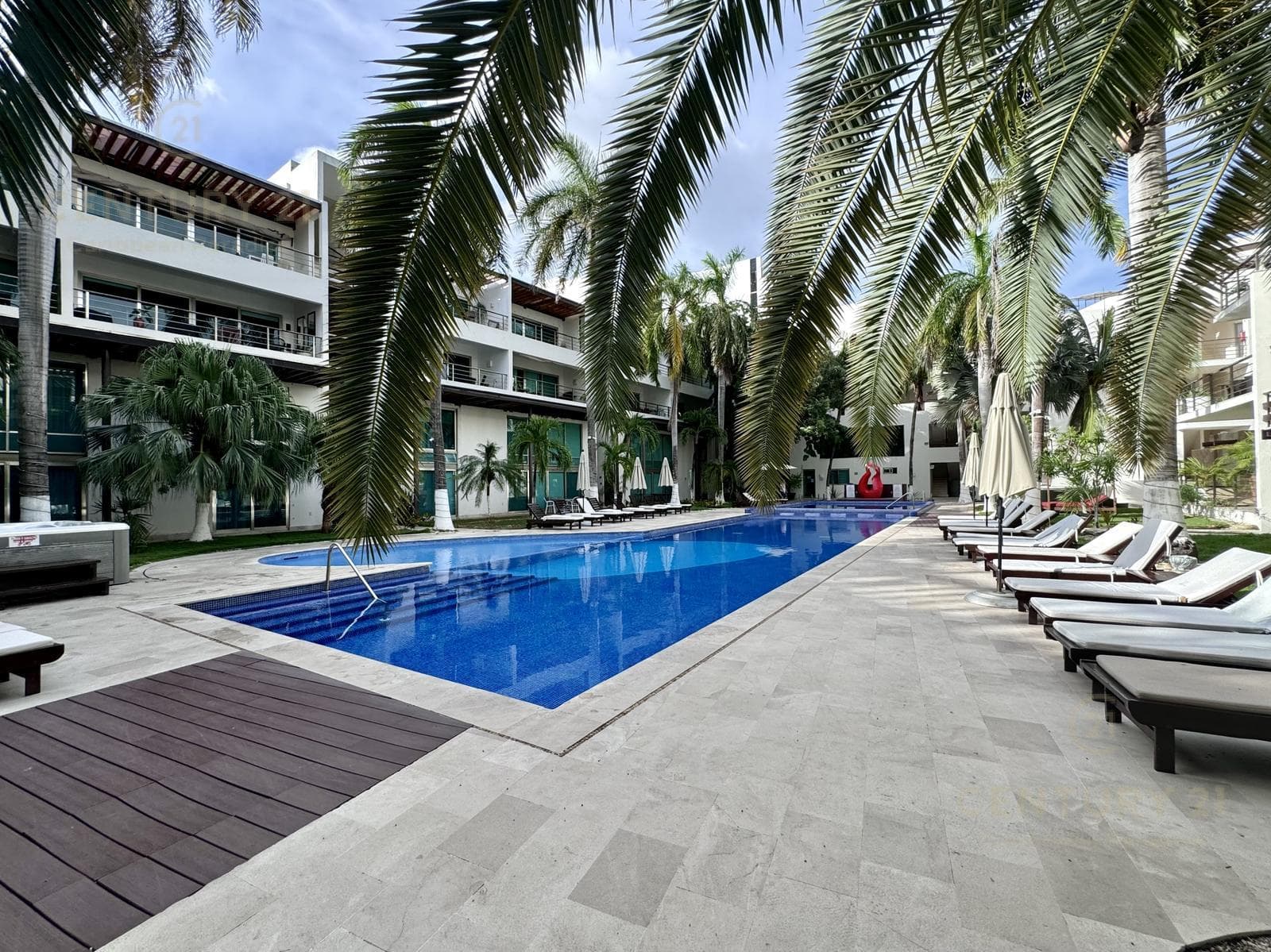 LUJOSO PH EN VENTA 2 HAB VIA 38 PLAYA DEL CARMEN P1131