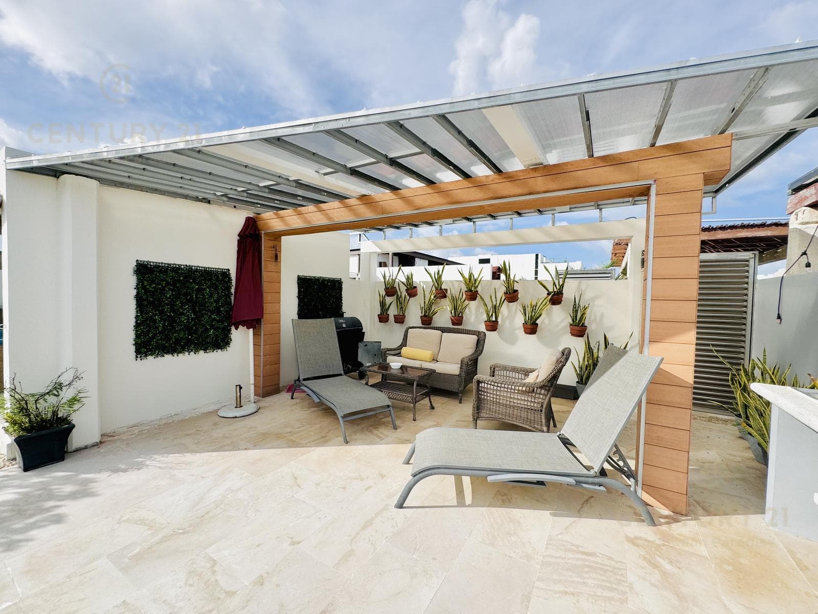 LUJOSO PH EN VENTA 2 HAB VIA 38 PLAYA DEL CARMEN P1131