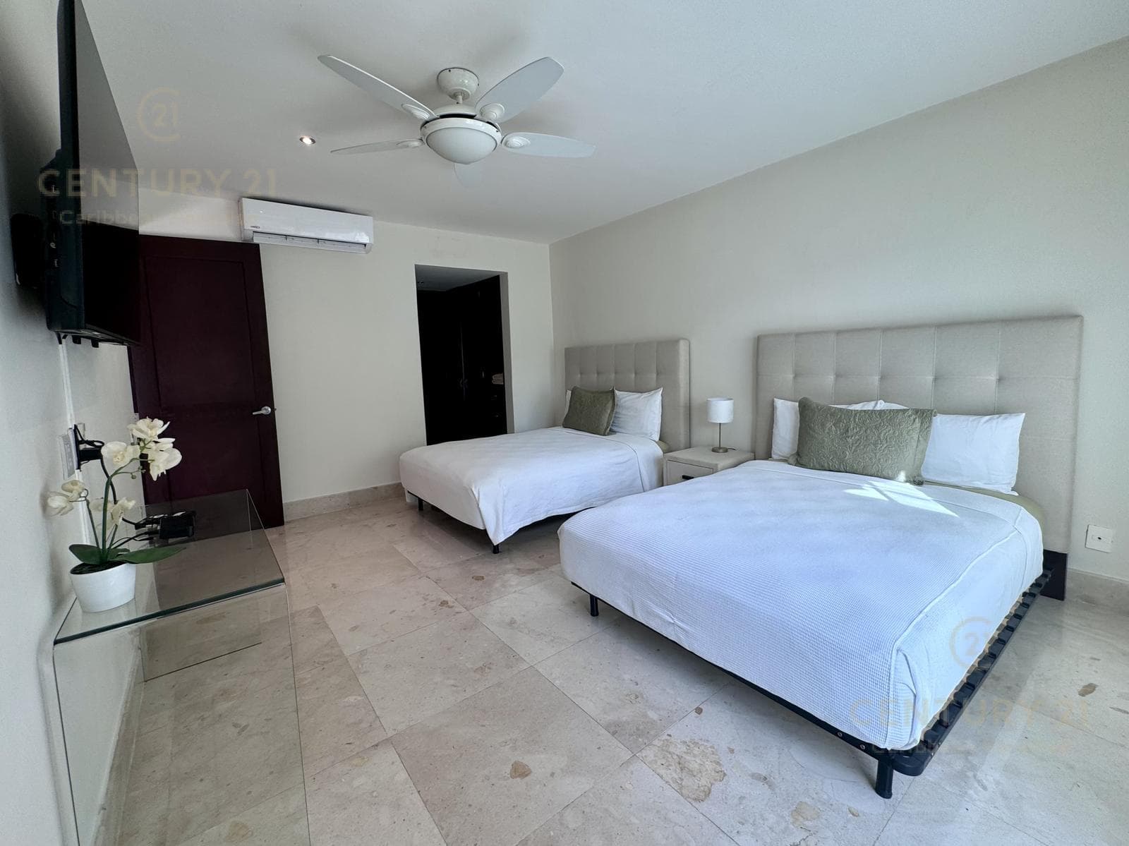 LUJOSO PH EN VENTA 2 HAB VIA 38 PLAYA DEL CARMEN P1131