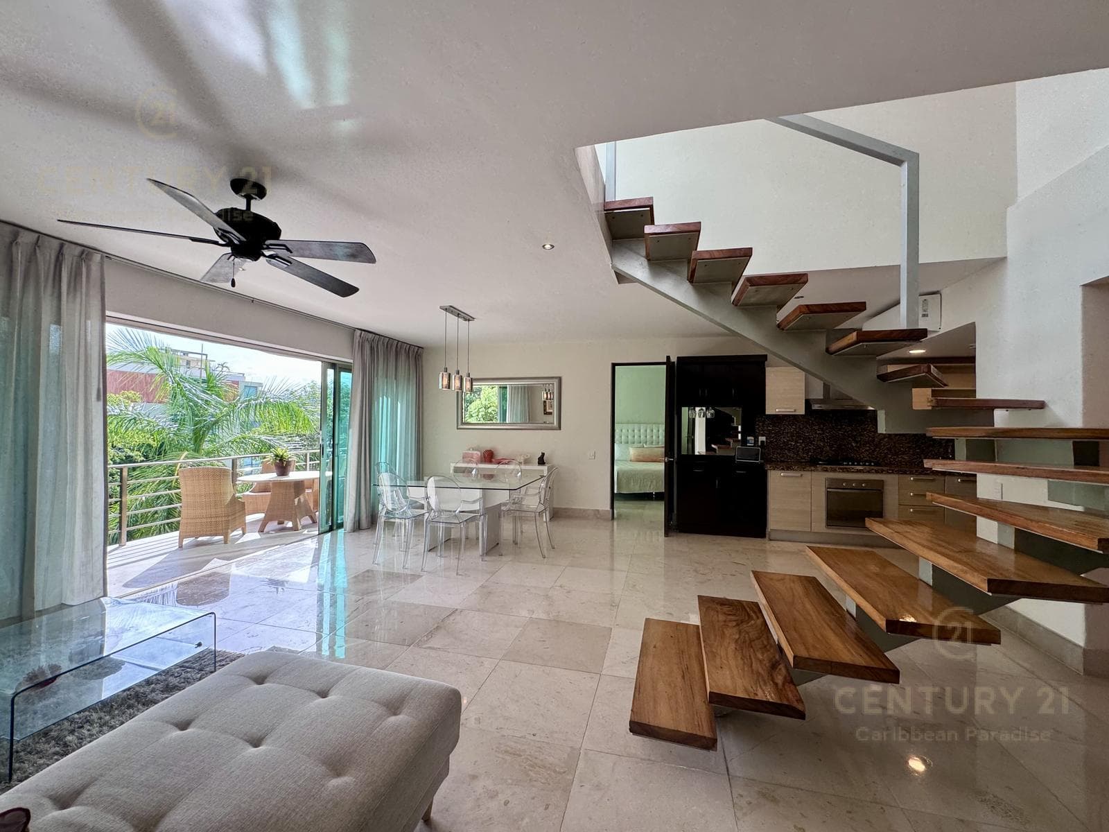LUJOSO PH EN VENTA 2 HAB VIA 38 PLAYA DEL CARMEN P1131