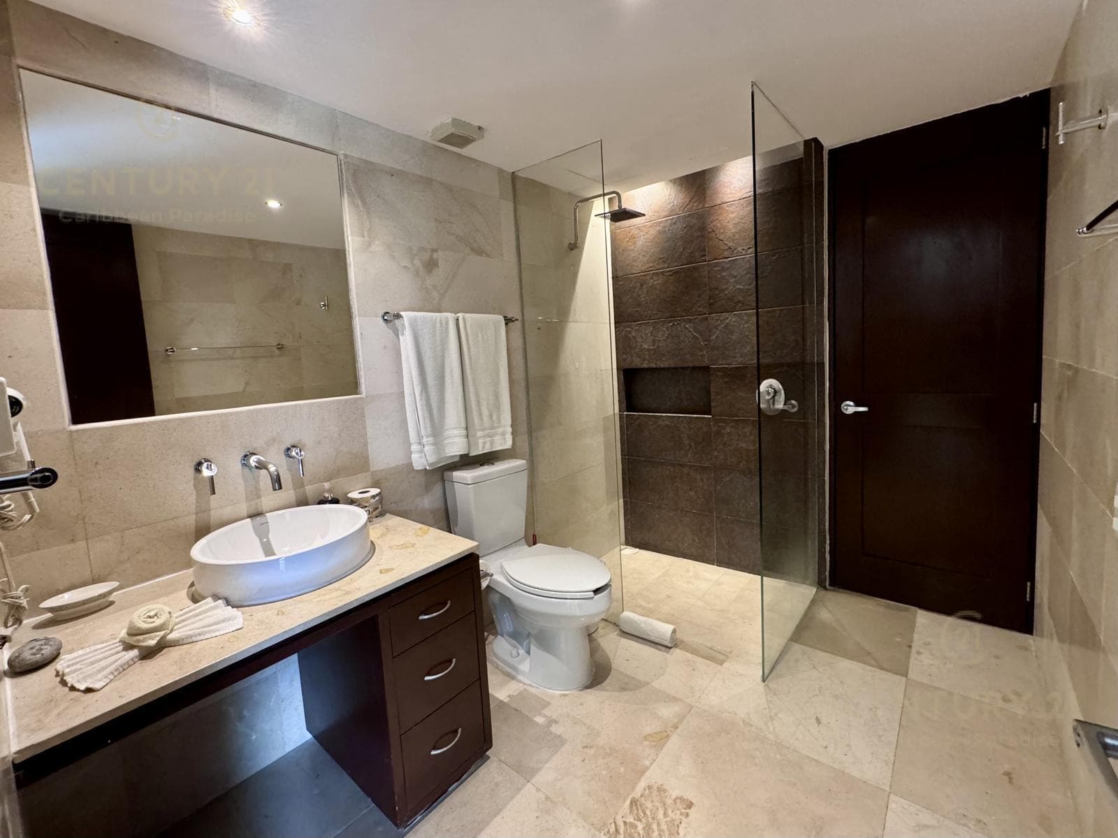LUJOSO PH EN VENTA 2 HAB VIA 38 PLAYA DEL CARMEN P1131