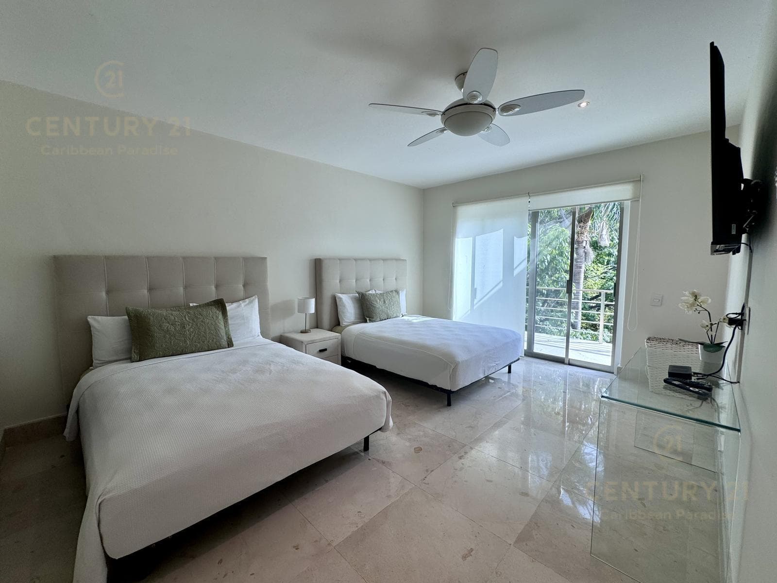 LUJOSO PH EN VENTA 2 HAB VIA 38 PLAYA DEL CARMEN P1131