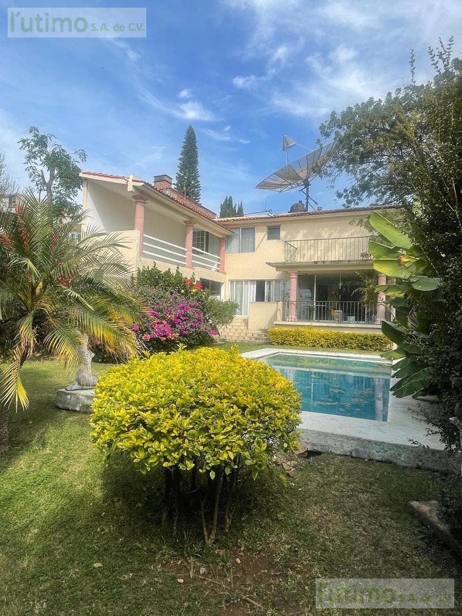 HOUSE WITH A POOL, RANCHO CORTES, CUERNAVACA!!