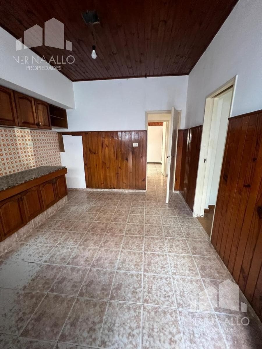HOUSE WITH COMMERCIAL SPACE FOR SALE IN VILLA TESEI