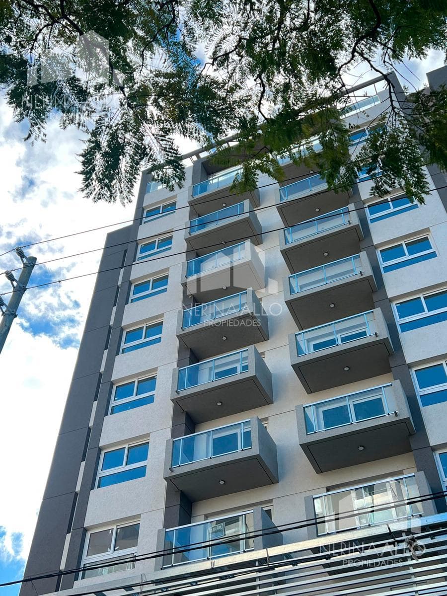 FOR SALE: BRAND-NEW TWO-ROOM APARTMENT WITH GARAGE IN NORTH ITUZAINGO