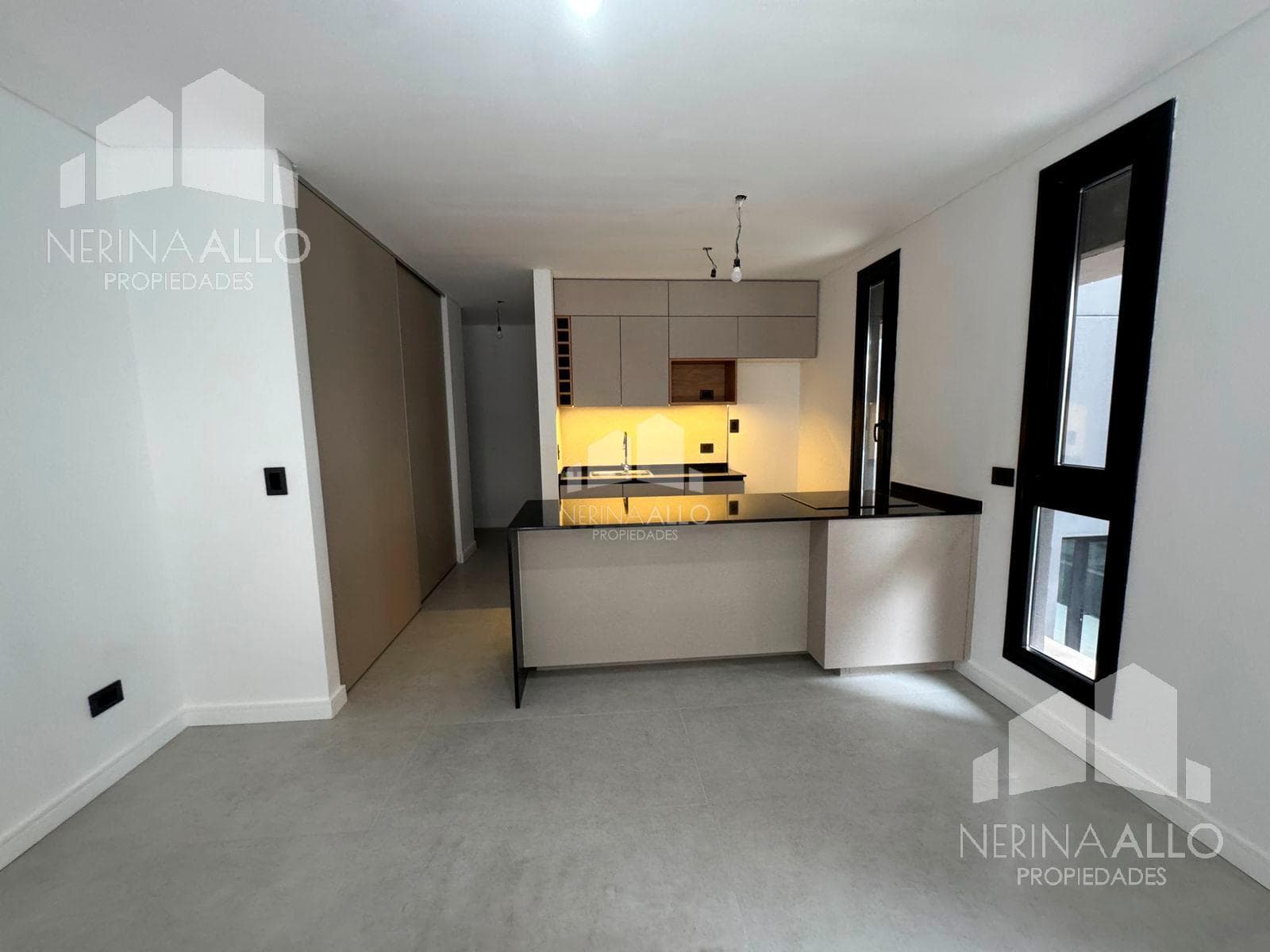 FOR SALE OR RENT: STUDIO APARTMENT WITH PATIO IN PARQUE LELOIR, AIVI I BUILDING
